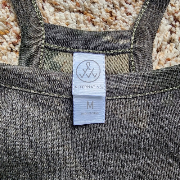 Womens Camouflage Tank Top Size Medium *Camo Shirt - Picture 5 of 8